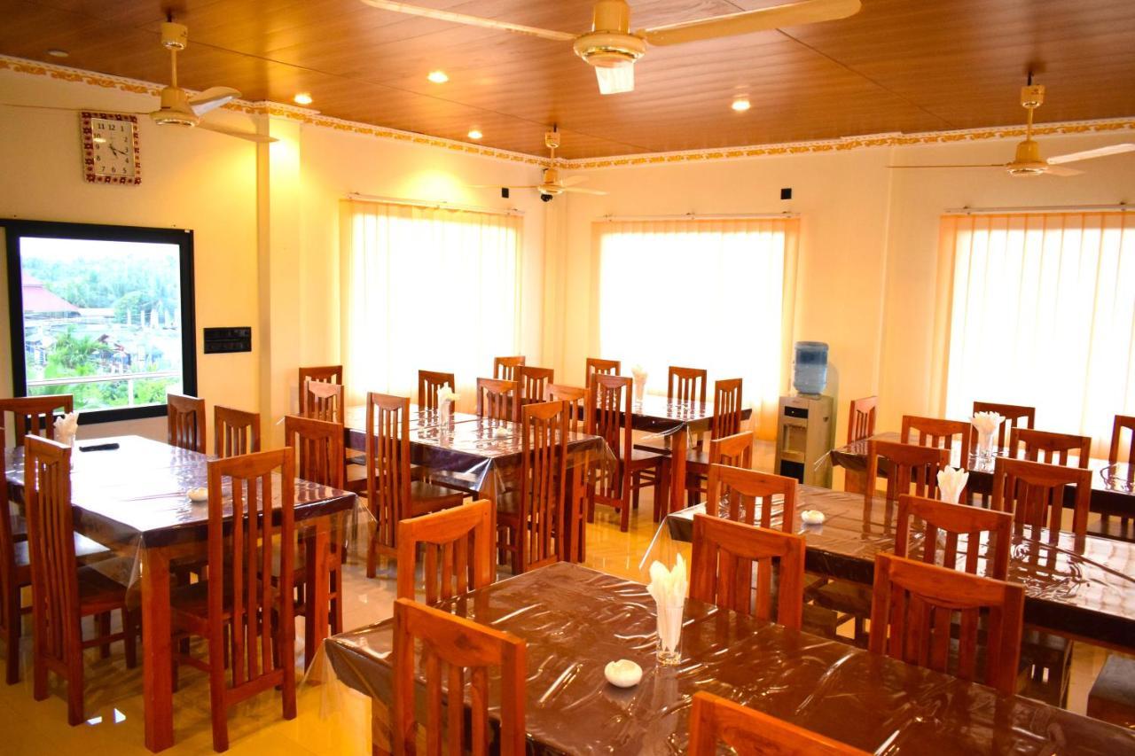 Luxury Everest Hotel Trincomalee Exterior foto